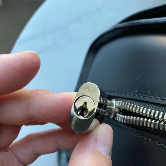 Mint condition! Authentic Louis Vuitton Pont-Neuf - Picture 8 of 10